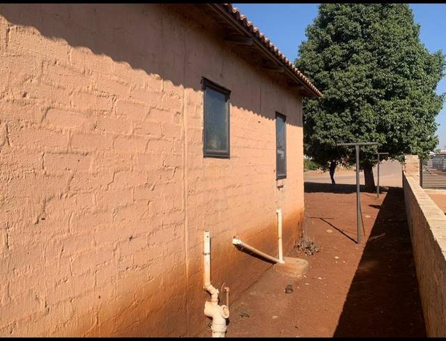2 BEDROOM HOUSE FOR SALE IN SOSHANGUVE SOUTH